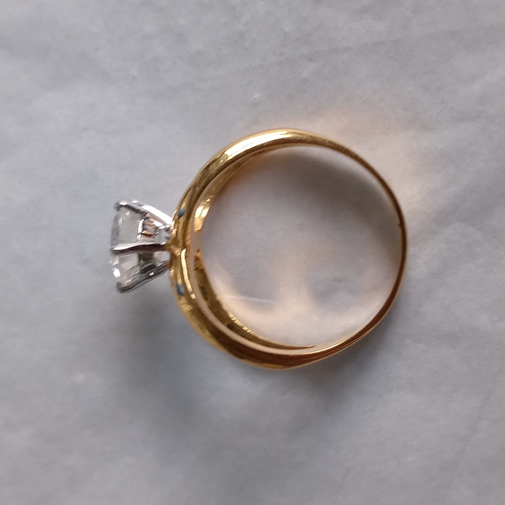Gold Round Solitaire Size 9 - Picture 5 of 7